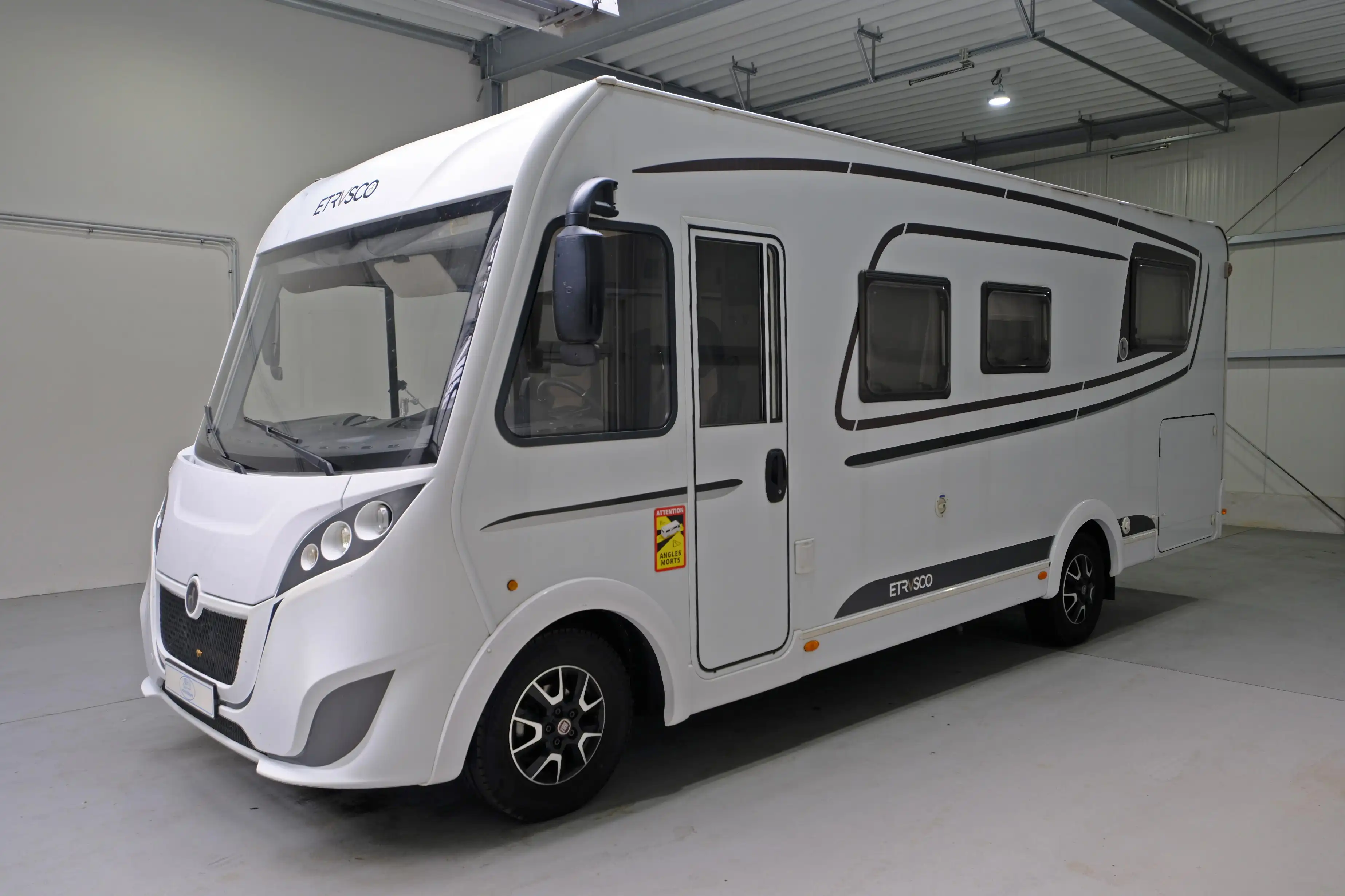 ETRUSCO  I 7400 QB 